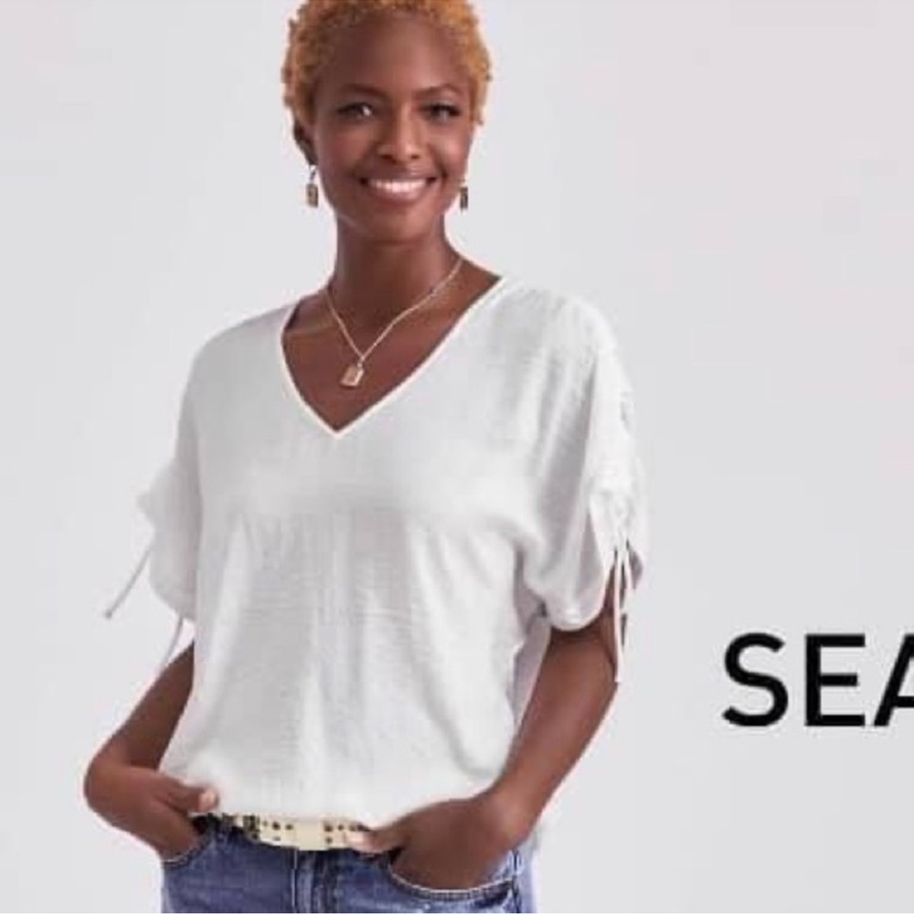 NWOT Cabi Seaside Top. White. Size large.